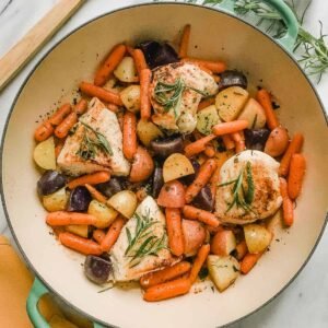 Пилешко со зеленчук